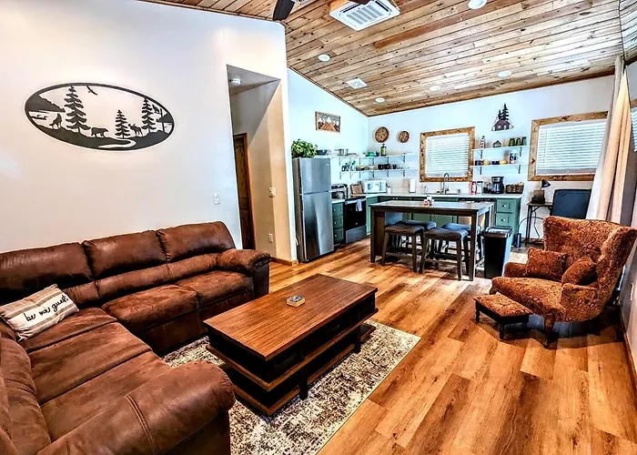 Holiday home Relax & Recharge In Cozy 2br Retreat *
