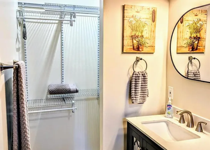 Relax & Recharge In Cozy 2br Retreat Holiday home