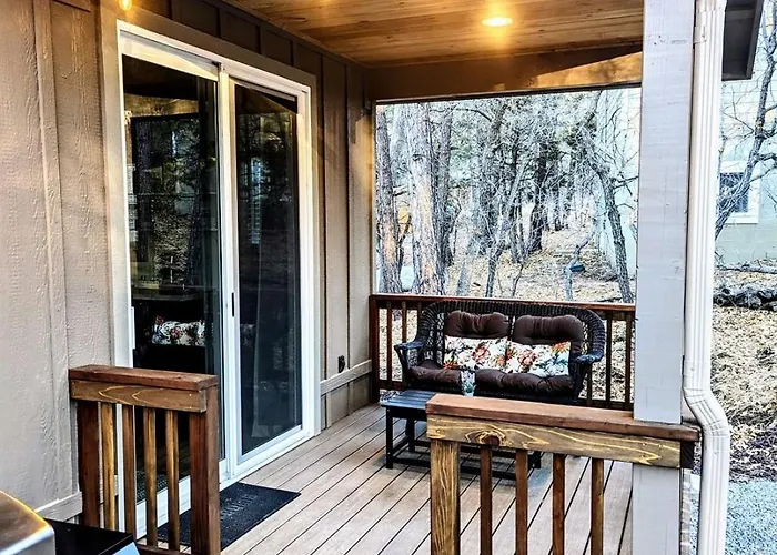 Holiday home Relax & Recharge In Cozy 2br Retreat *